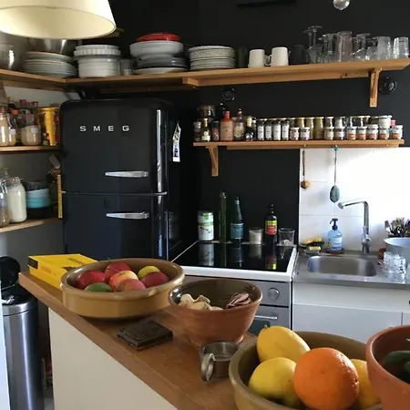 Un Loft Avec Verriere Sous Les Toits Apartmán *