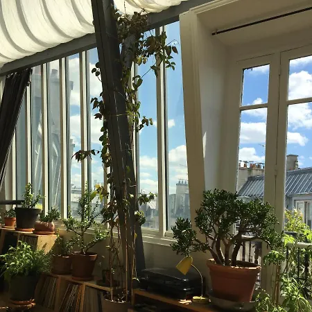 Un Loft Avec Verriere Sous Les Toits * Paříž